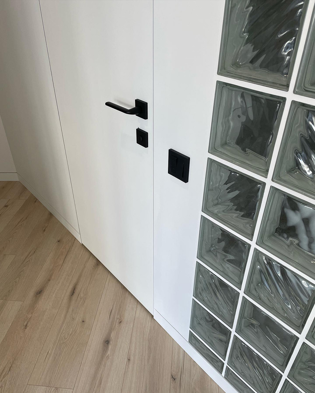 Двери_невидимки. Серия "Invisible"